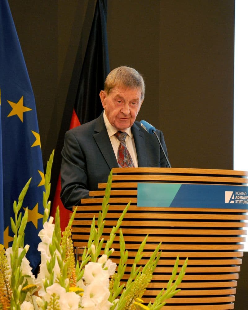 Dr Otto Wiesheu speaking at the 7th German-Arab Gulf Dialogue in Berlin